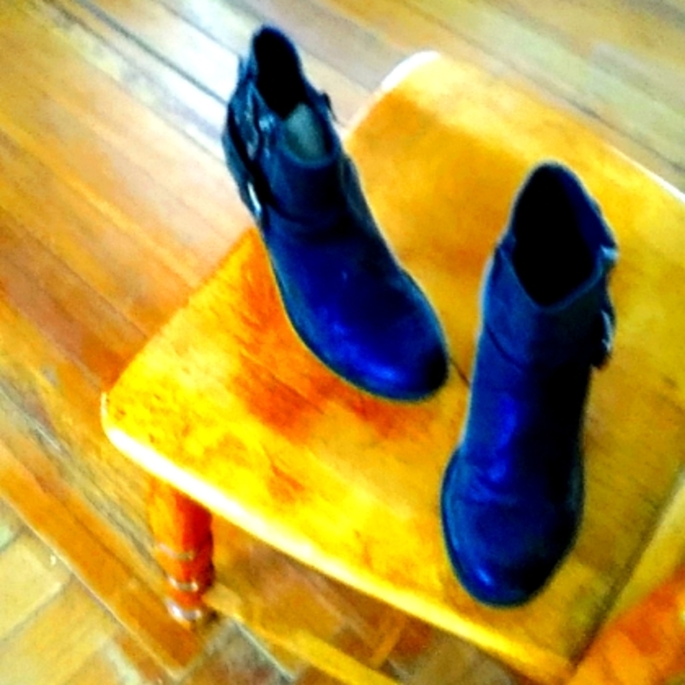 Black boots